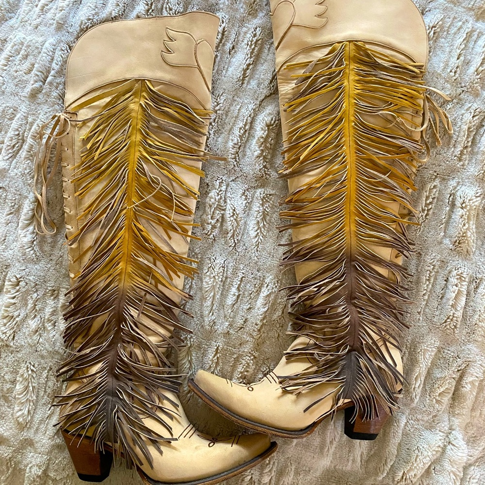 JUNK GYPSY BY LANE WOMEN'S SPIRIT ANIMAL TALL BOOTS. Few very minor scuffs